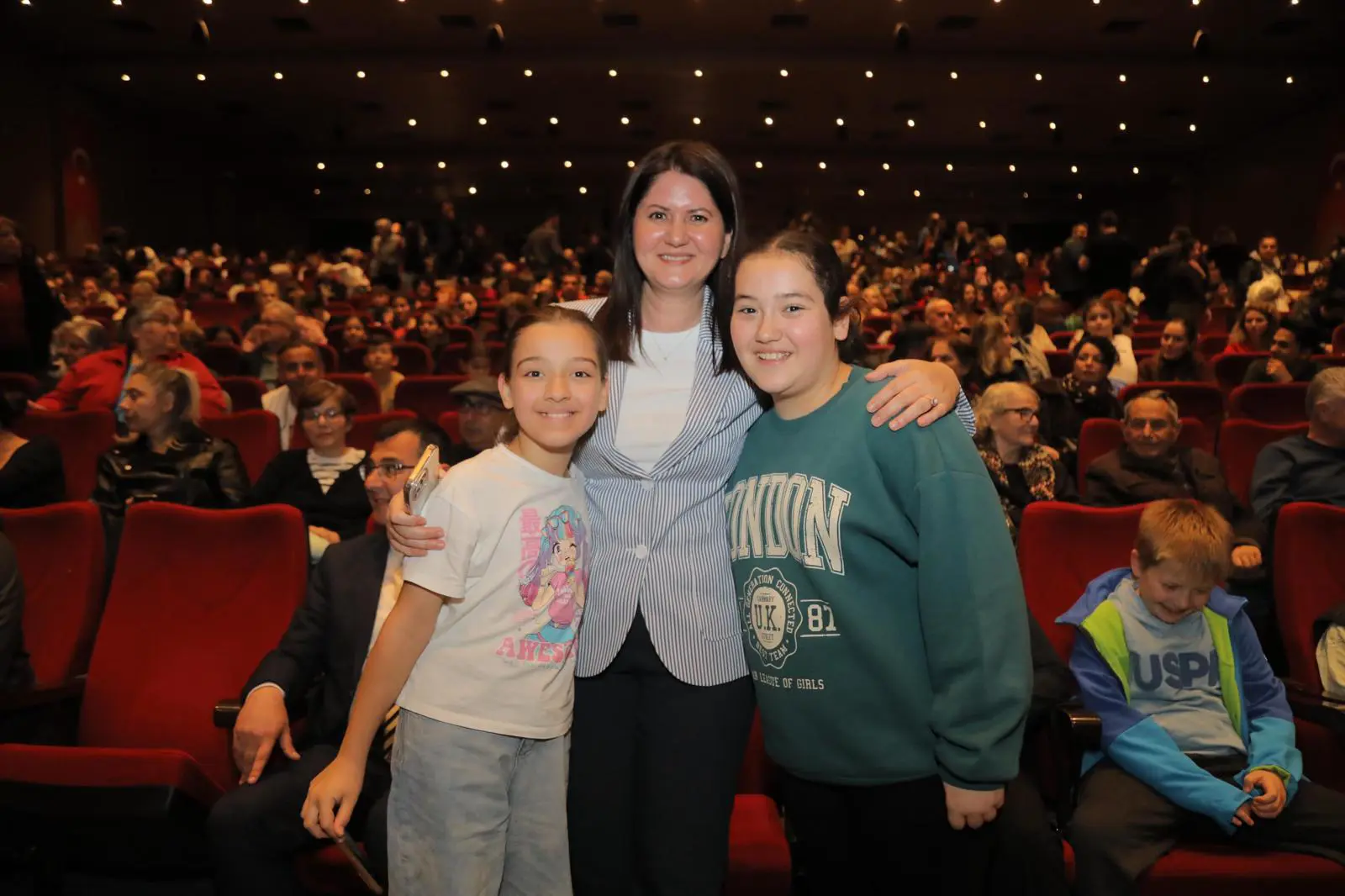 “SÜPER BABAANNE” BÜYÜK BEĞENİ TOPLADI galeri görseli